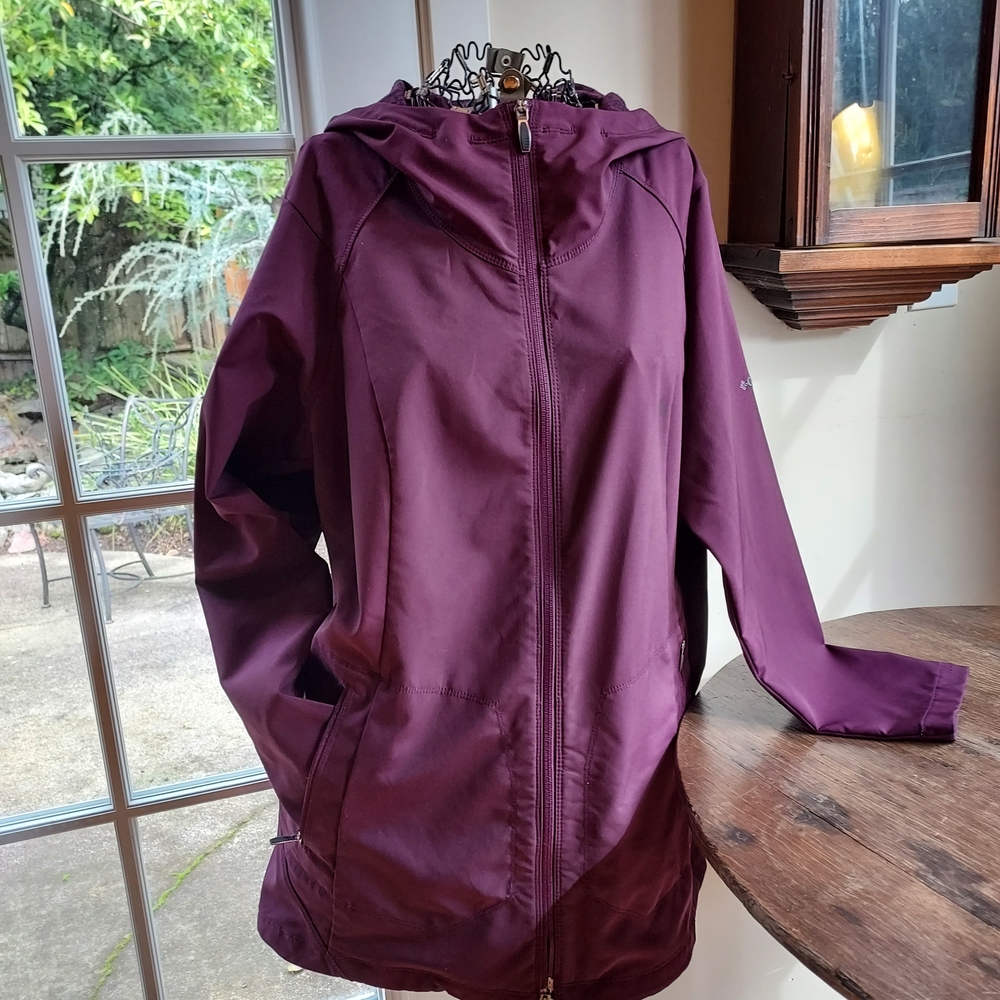 Columbia Sportswear Women’s Large Hooded Rain Jacket - Burgundy